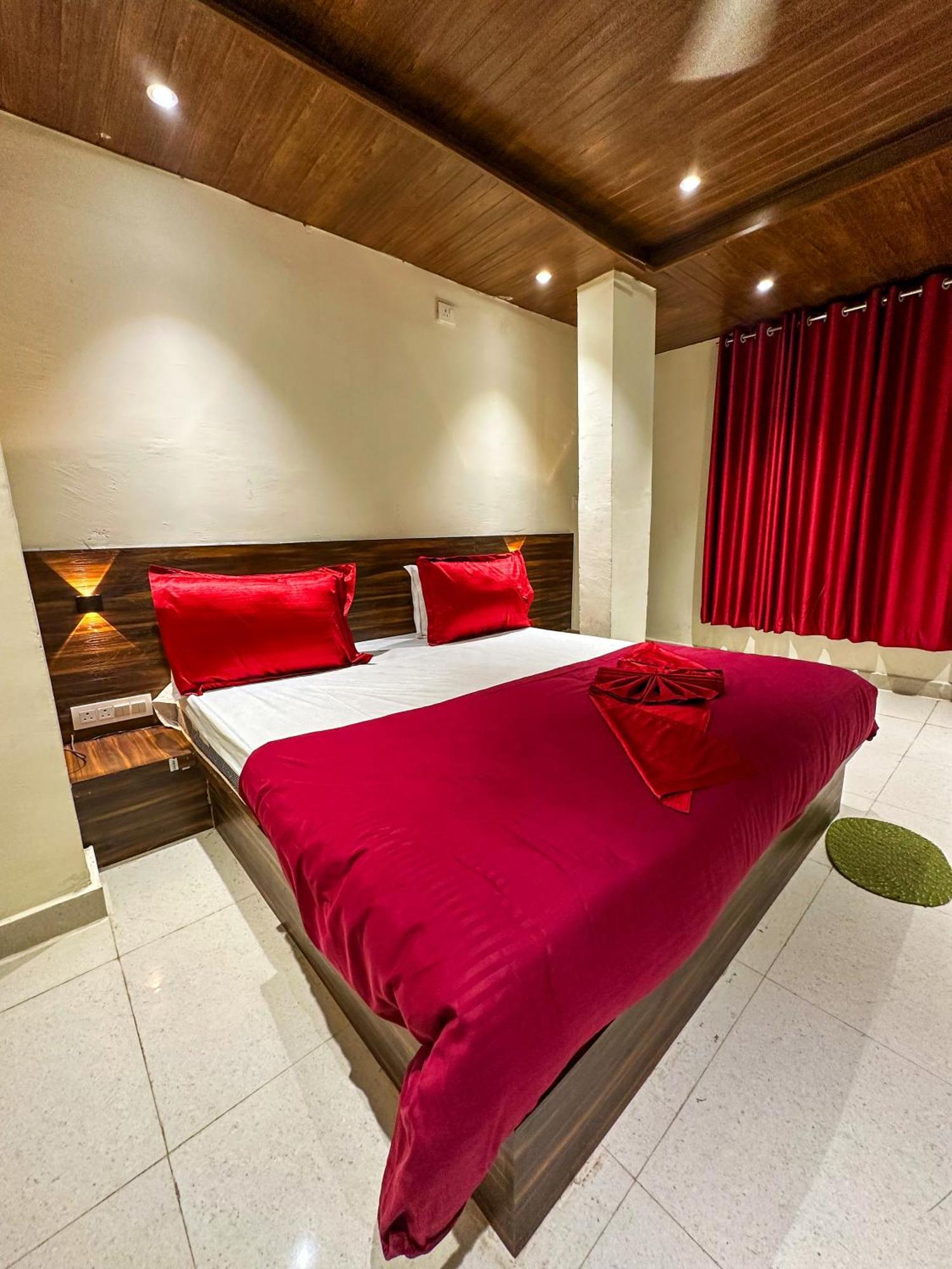 Hotel Payal & Restaurent Pachmarhī Εξωτερικό φωτογραφία