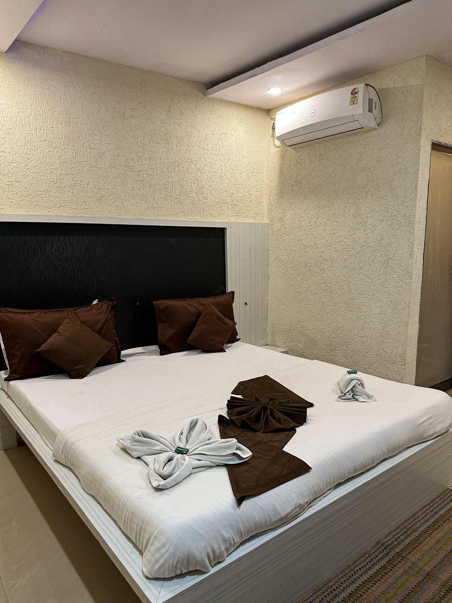 Hotel Payal & Restaurent Pachmarhī Εξωτερικό φωτογραφία