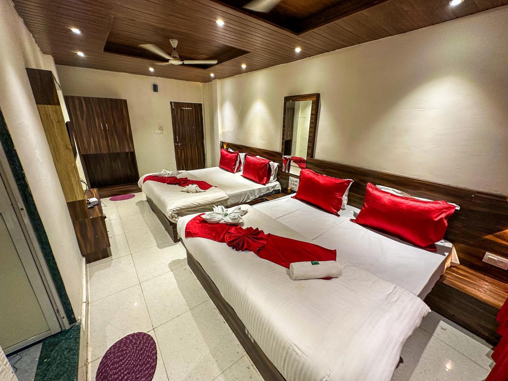 Hotel Payal & Restaurent Pachmarhī Εξωτερικό φωτογραφία